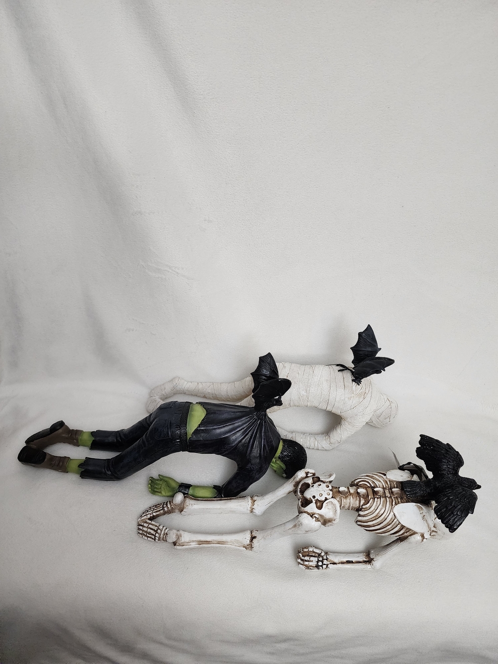 Halloween X-LARGE FRANKINSTIEN White Skeleton & Mummy CARRIED OFF BY VAMPIRE BAT